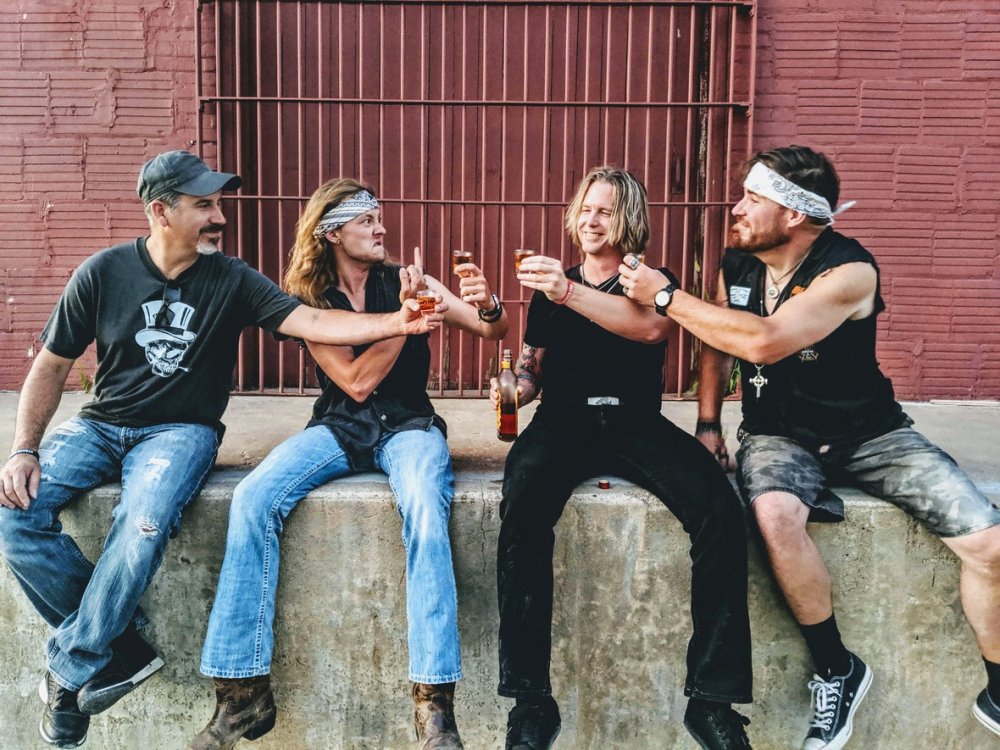 kansas-rockers-strong-like-a-bull-release-new-video-live-while-you-can