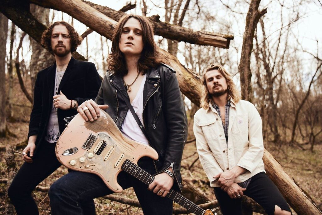 TYLER BRYANT & THE SHAKEDOWN to release new album 'Shake the Roots' via