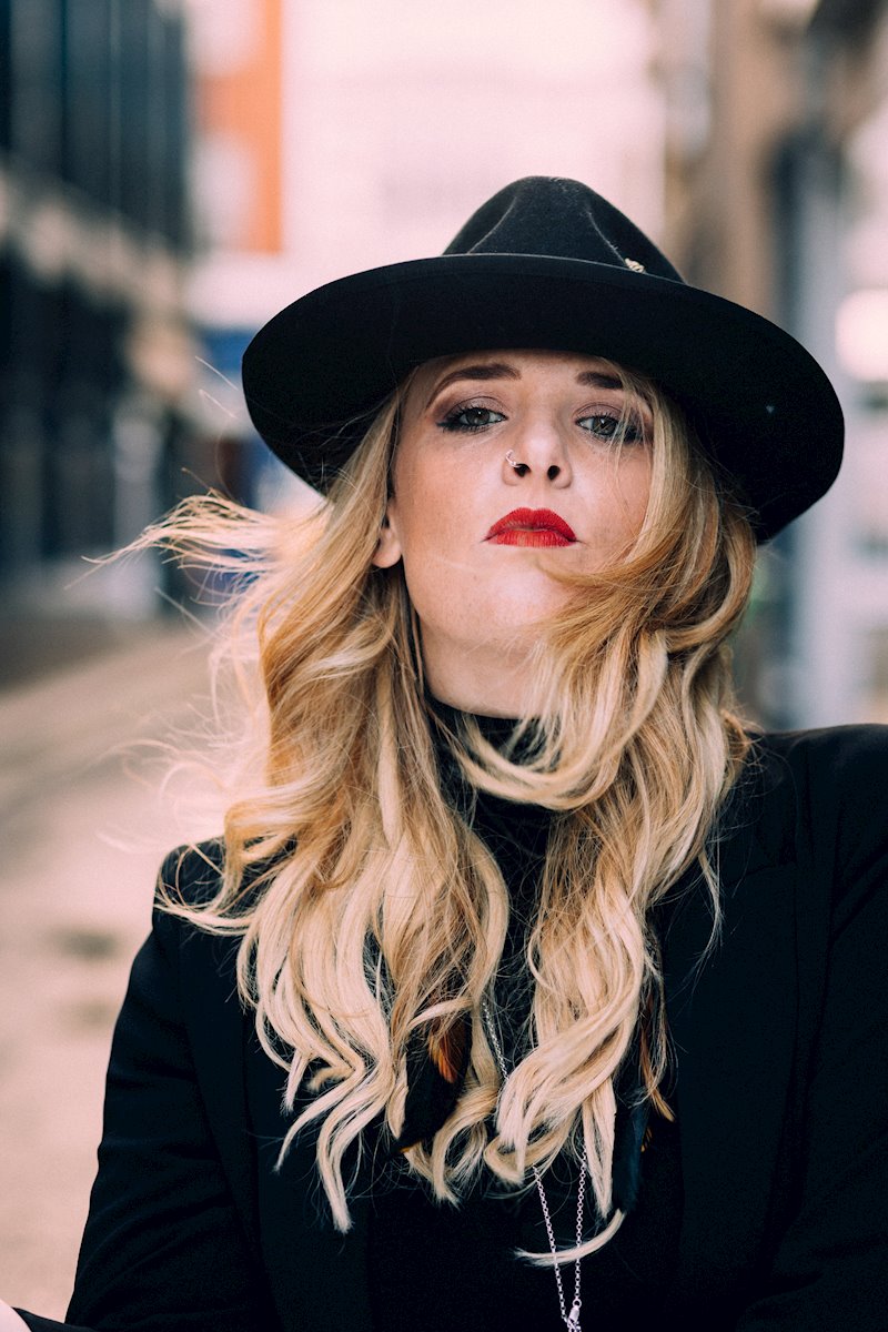 ELLES BAILEY Joyously Takes Us ‘Over the Hill’ With Her Upbeat Cover of ...